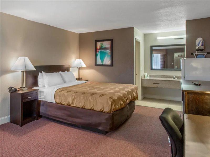 Quality Inn And Suites Port Arthur Nederland 外观 照片