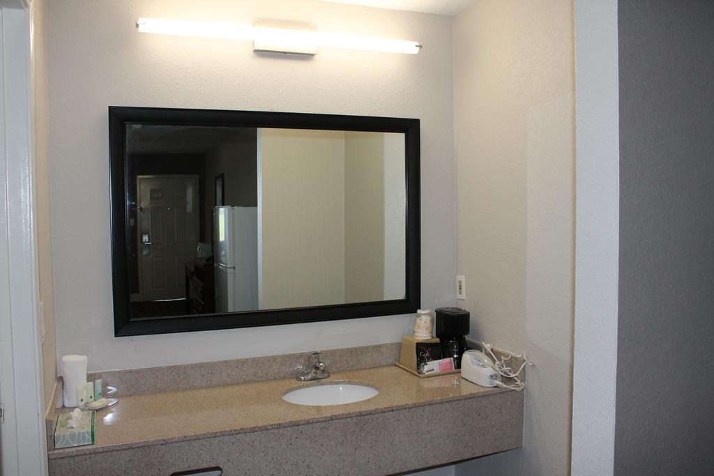 Quality Inn And Suites Port Arthur Nederland 外观 照片